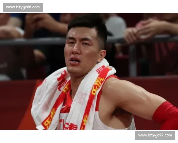 淮安南京德比现争议铲球!激烈对抗下险酿乌龙 淮安南京德比现争议铲球!激烈对抗下险酿乌龙