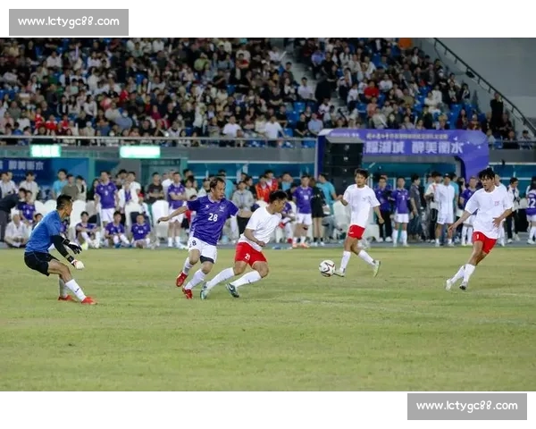 托雷斯中国行 Day2 燃爆山城!颠球神技 + 友谊赛献技,球迷热情掀翻现场 托雷斯中国行 Day2 燃爆山城!颠球神技 + 友谊赛献技,球迷热情掀翻现场