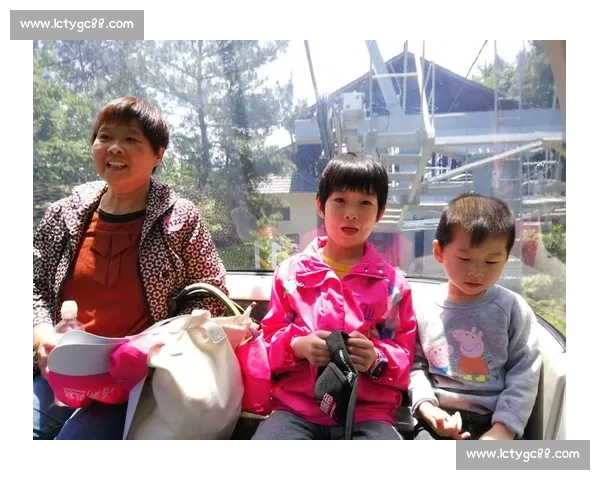 真假 C 罗同框：“兄弟，你太丑了！”